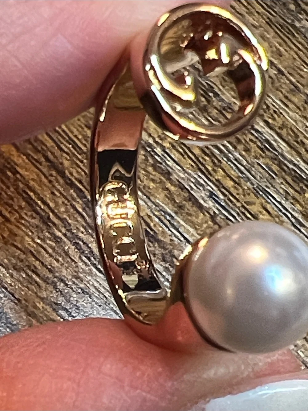 Gold Pearl Ring – Elegant Women’s Fashion Jewelry